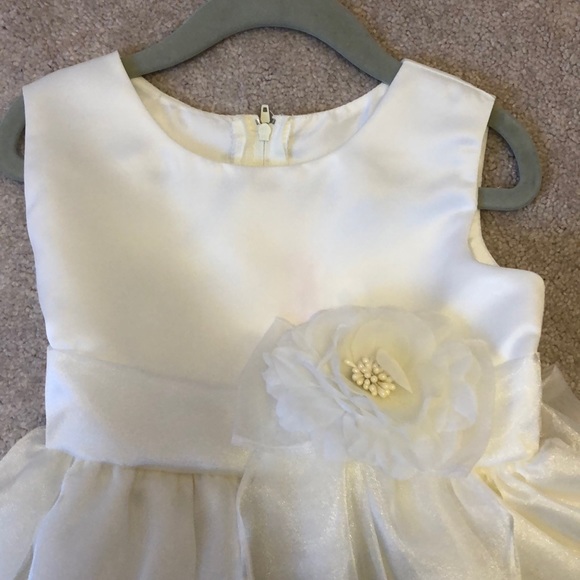 Flower Girl Dress - Picture 2 of 4